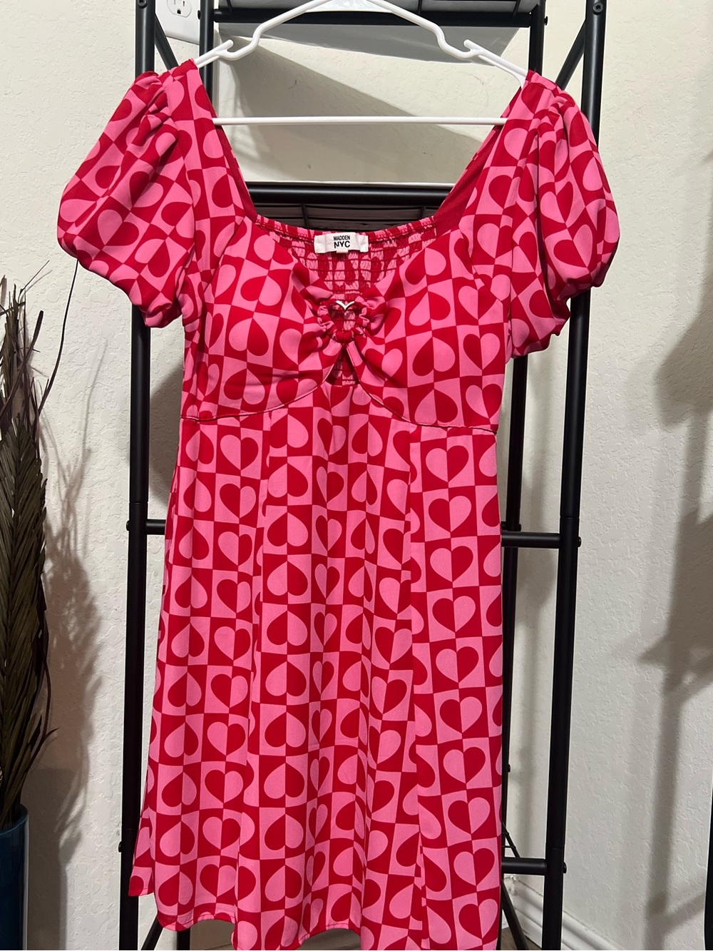 NWOT Madden NYC Hot Pink Heart-Pattern Puff Sleeve Dress